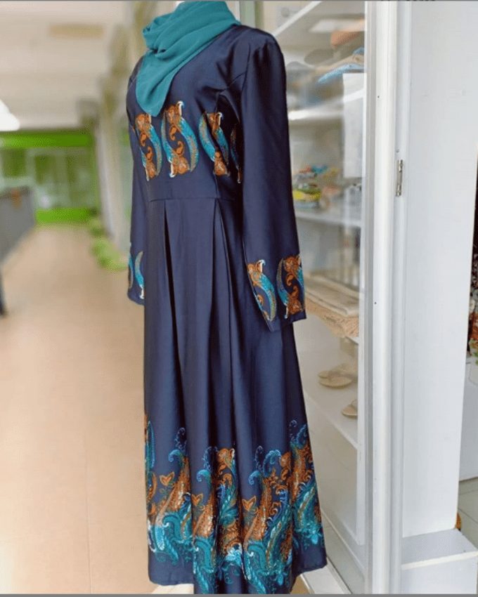 Box-pleat-luxe-silk-dress